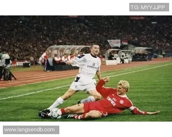 昔日足球巨星现状揭秘与精彩瞬间回顾图片大全集